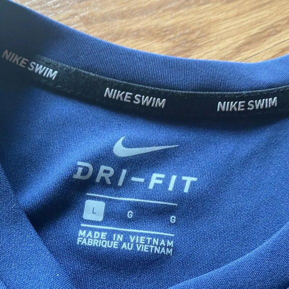 Nike Swim Dri-Fit Raglan Long Sleeve made of knit polyester. Size L Preowned - Picture 4 of 7